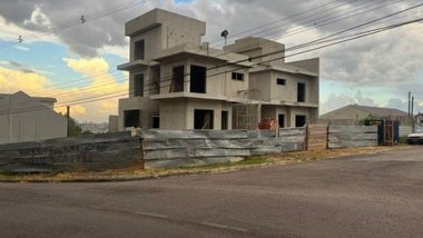 house em Rua Doutor Lubumir Viergbiski, Campo Comprido - Curitiba - PR