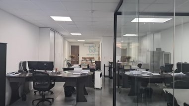 office em Avenida Copacabana, Dezoito do Forte Empresarial/Alphaville. - Barueri - SP