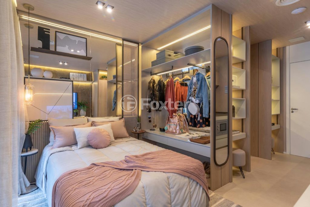 quarto-com-closet-e-cama-de-casal.jpeg