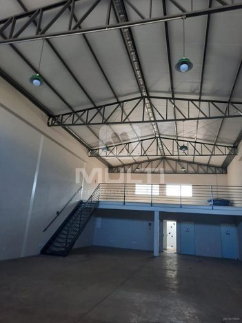 industrial em Avenida Segismundo Pereira, Santa Mônica - Uberlândia - MG
