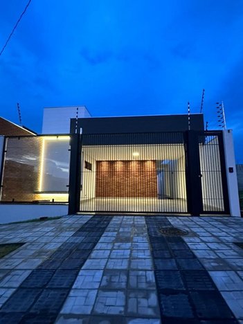 house em Rua Pioneiro Jones Sales Pontes, Jardim Munique - Maringá - PR