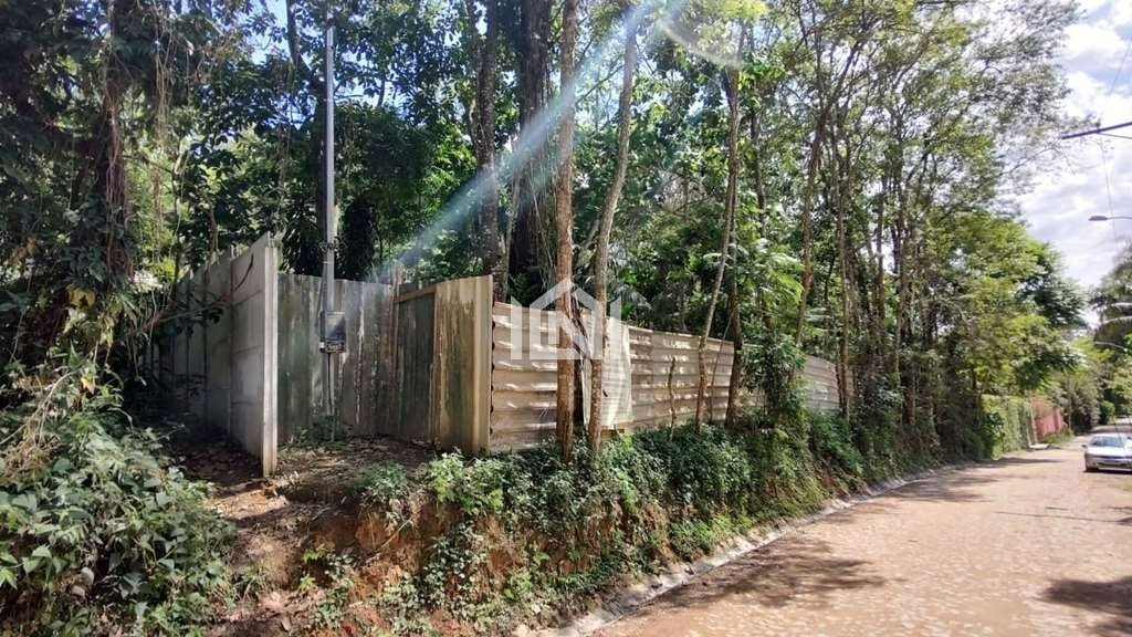 terreno a venda no jardim colibri