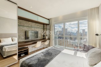 apartment em Rua Emiliano Perneta, Centro - Curitiba - PR