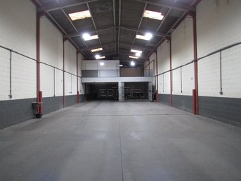 industrial em Rua Abernésia, Santa Maria - Santo André - SP