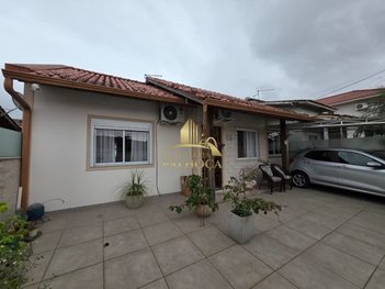 house em Rua dos Cocãos, Madri - Palhoça - SC