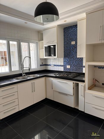 commercial_building em Avenida Bruno Decaria, Parque Brasil - Jacareí - SP