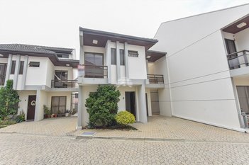 house em Rua General Polli Coelho, Tarumã - Curitiba - PR