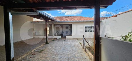 house em Rua Agripino Valeriano da Silva, Granada - Uberlândia - MG