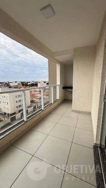 apartment em Avenida Oscar Miranda, Segismundo Pereira - Uberlândia - MG