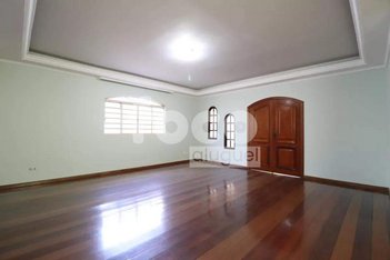 house em Avenida Arnaldo Contursi, Marta Helena - Uberlândia - MG