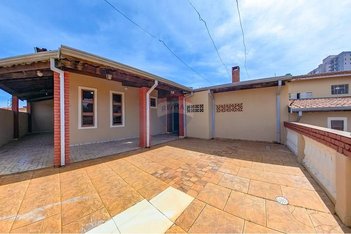 house em Rua Alfredo Ladvig, Vila Sumaré - Leme - SP