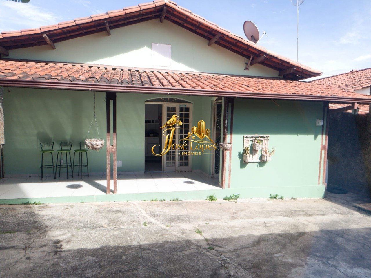 Casa com 3 quartos — Santa Terezinha, Belo Horizonte