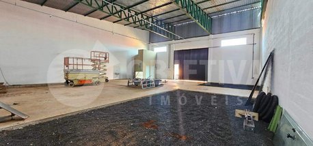 industrial em Rua Gonçalo Alves, Residencial Integração - Uberlândia - MG