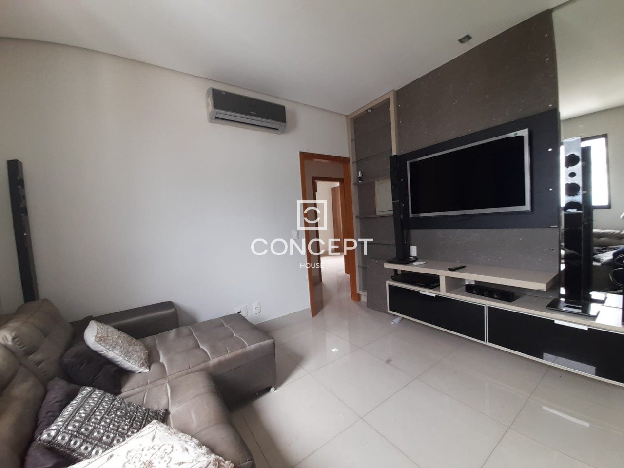 WhatsApp Image 2025-10-28 at 14.18