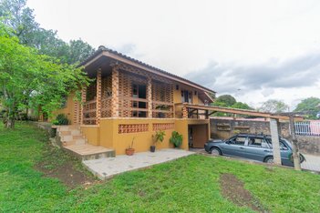 house em Rua Felisbino Antônio, Vila Delurdes - Campo Largo - PR