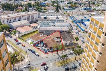 land_lot em Avenida Presidente Kennedy, Água Verde - Curitiba - PR