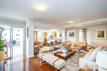 apartment em Rua Carneiro Lobo, Água Verde - Curitiba - PR