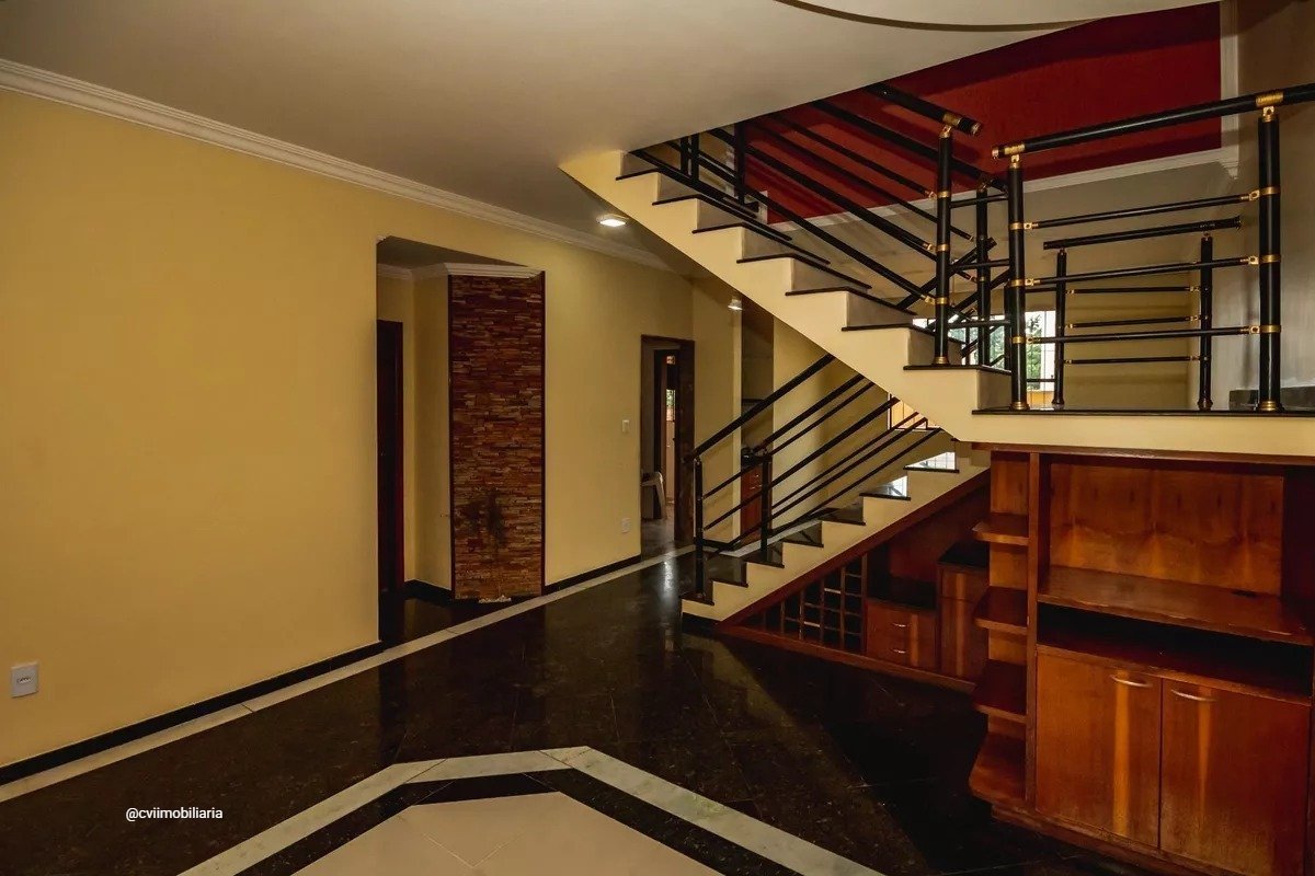 Casa com 4 quartos — Santa Amélia, Belo Horizonte