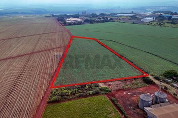commercial_land_lot em Rua Tiradentes, Centro - Araras - SP