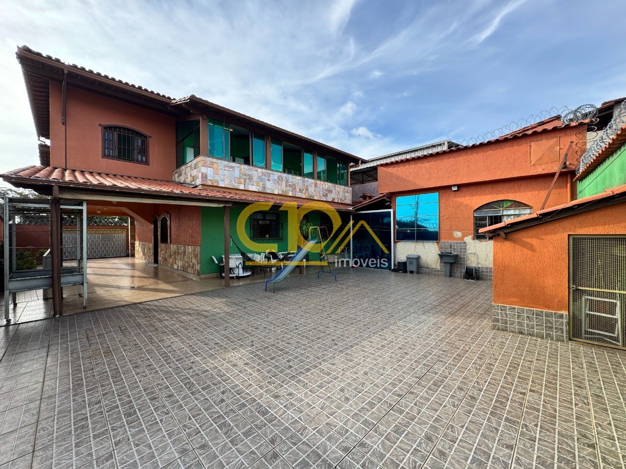 Casa com 4 quartos — Minaslândia (P Maio), Belo Horizonte