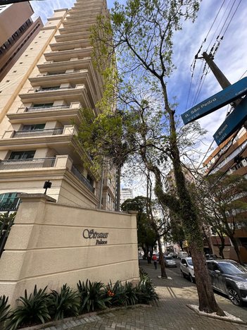 apartment em Rua São Pedro, Cabral - Curitiba - PR