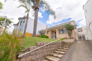 house em Rua Doutor Galdino Nunes Vieira, Jardim Itu - Porto Alegre - RS