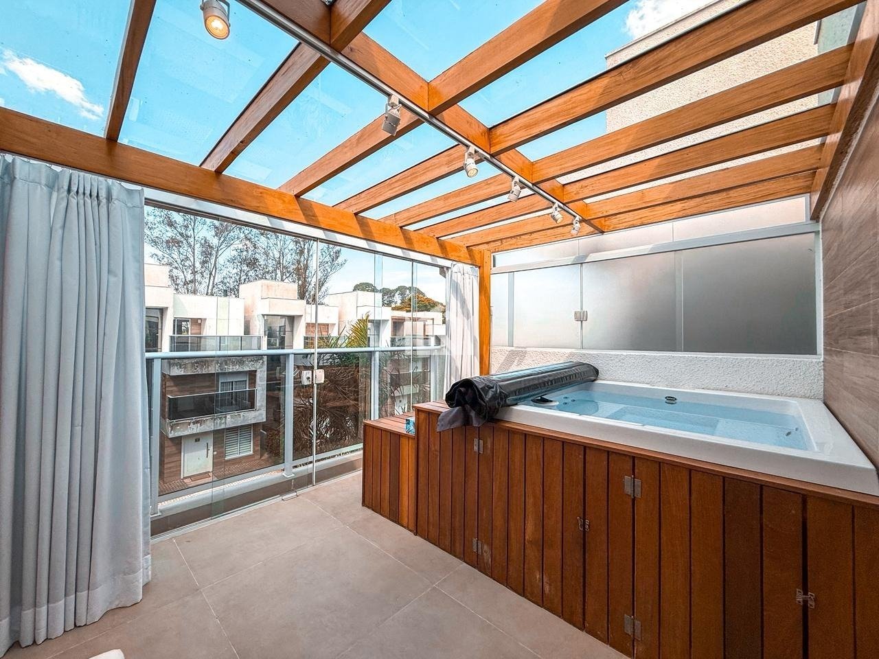 casa a venda no condominio modern townhouse - rooftop com jacuzzi