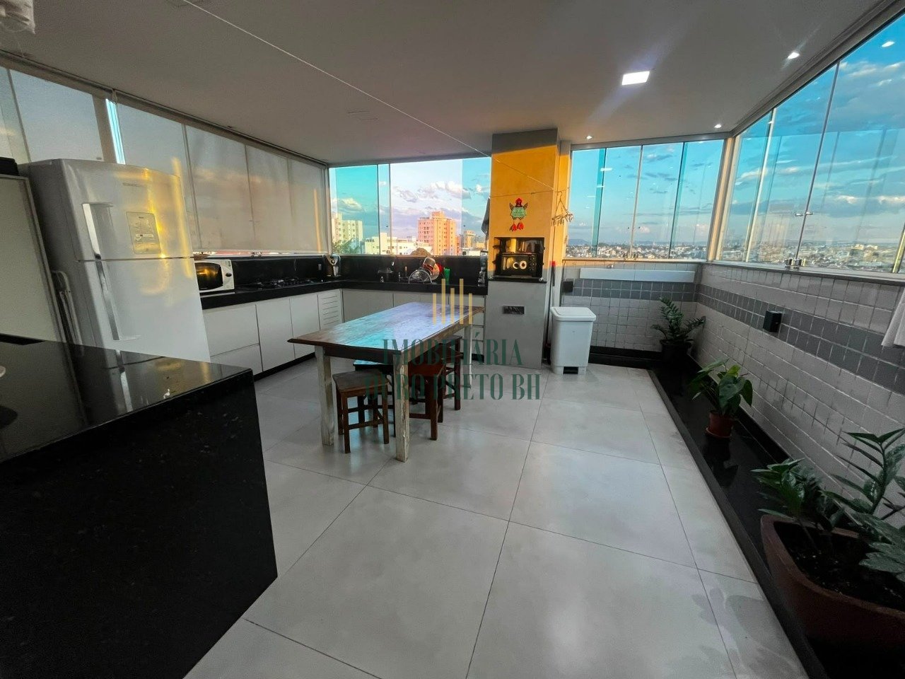 Cobertura com 3 quartos — Santa Mônica, Belo Horizonte