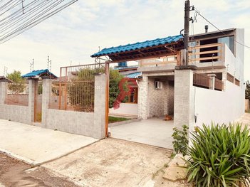 house em Rua Apolinária de Souza, Harmonia - Canoas - RS