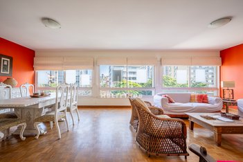 apartment em Rua Vinte e Quatro de Outubro, Moinhos de Vento - Porto Alegre - RS