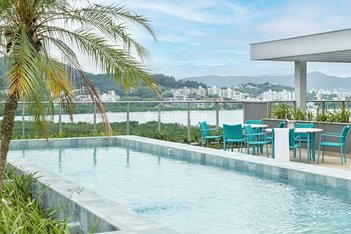 apartment em Estrada Haroldo Soares Glavan, Cacupé - Florianópolis - SC