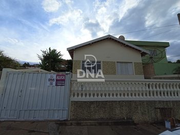 house em Rua Curuzu, Centro - Botucatu - SP