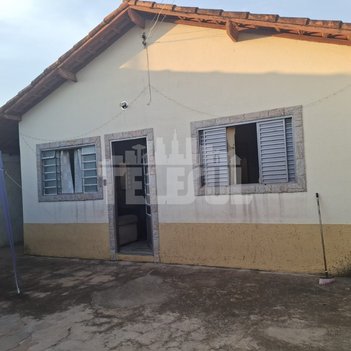 house em Rua Maria de Brito Kalle, Jardim Estrela II - Varginha - MG