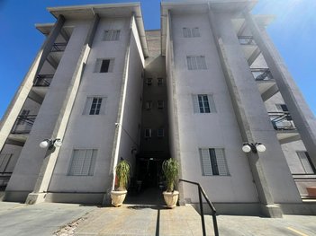 apartment em Rua Dom Aguirre, Centro - Bragança Paulista - SP