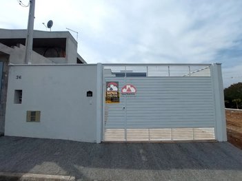 house em Rua Luiz José Salgado de Moura, Loteamento Residencial e Comercial Araguaia - Pindamonhangaba - SP