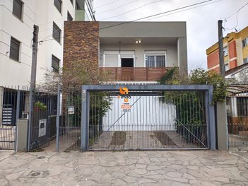 house em Rua Vítor Valpírio, Centro - Pelotas - RS