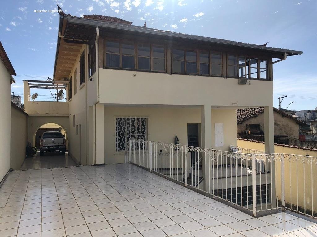 Casa com 4 quartos — Lagoinha, Belo Horizonte
