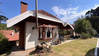 house em Avenida Eduardo Moreira da Cruz, Vila Campos do Jordão - Campos do Jordão - SP