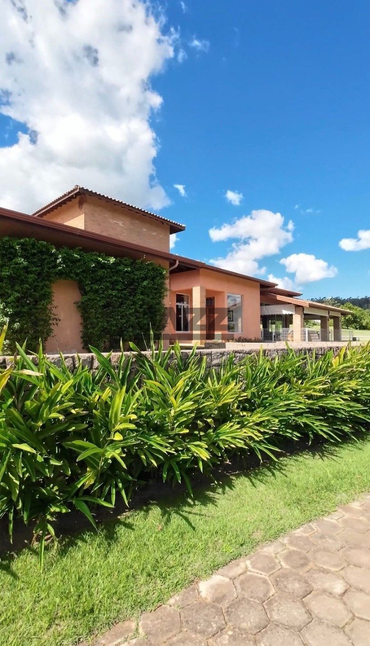 WhatsApp Image 2025-11-24 at 16.05