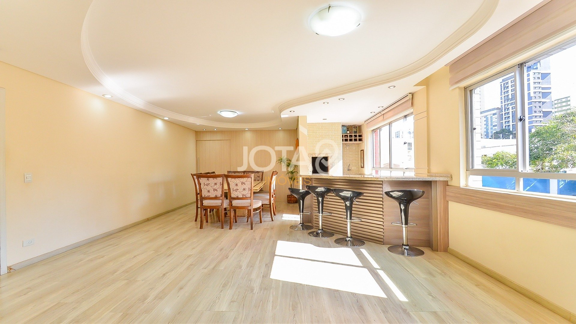 APARTAMENTO-COM-159M2-PRÓXIMO-AO-SHOPPING-AGUA-VERDE (44)