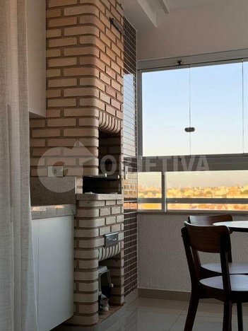 apartment em Rua Nelson de Oliveira, Santa Mônica - Uberlândia - MG