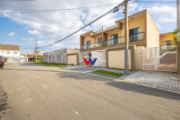 house em Rua Marian Tadeuzs Laslowski, Cajuru - Curitiba - PR