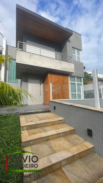 house em Libeato Carioni, Lagoa da Conceição - Florianópolis - SC