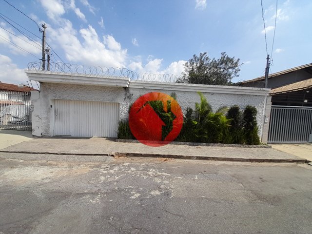 Casa com 4 quartos — Planalto, Belo Horizonte