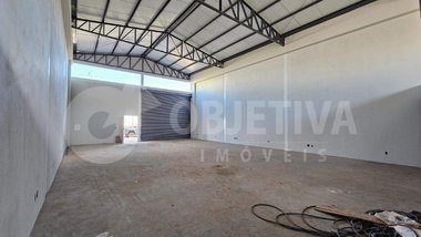 industrial em Avenida Segismundo Pereira, Novo Mundo - Uberlândia - MG