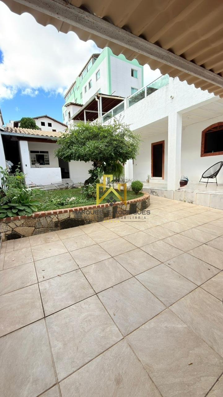 Casa com 3 quartos — Santa Amélia, Belo Horizonte