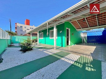 house em Rua Mário Braz de Santana, Centro - Balneário Piçarras - SC