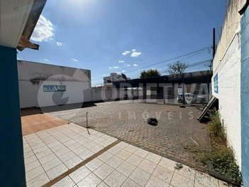 business em Avenida Segismundo Pereira, Santa Mônica - Uberlândia - MG
