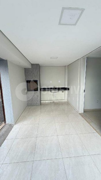 house em Avenida Oscar Miranda, Segismundo Pereira - Uberlândia - MG