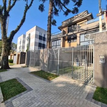 house em Rua Amazonas, Água Verde - Curitiba - PR